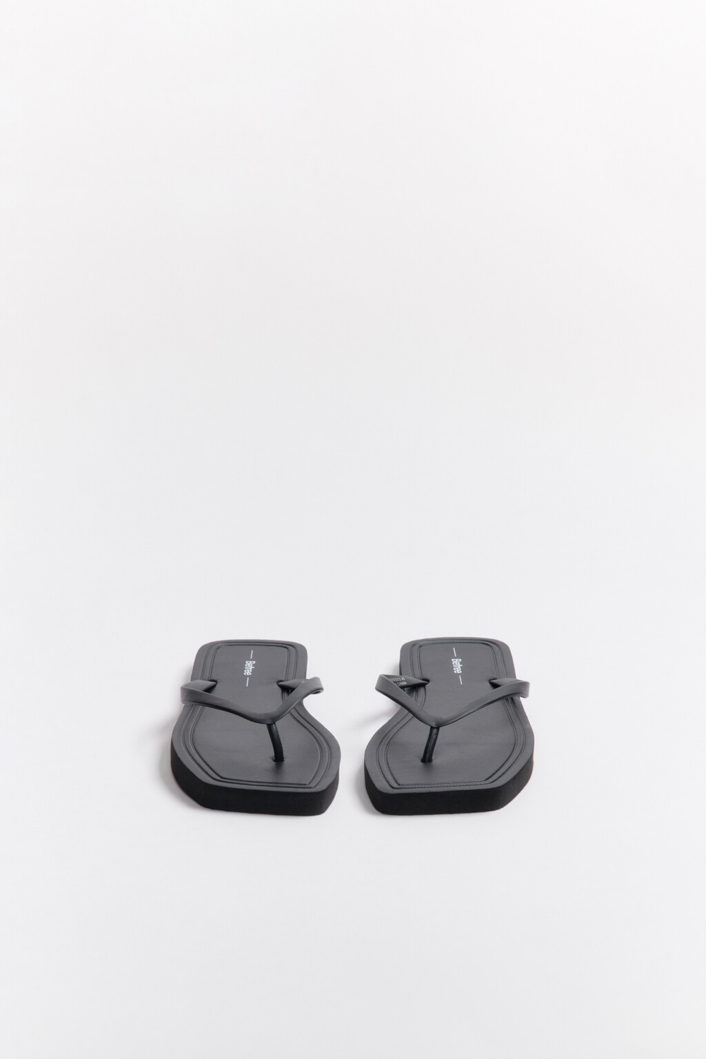 Сабо-вьетнамки на плоской подошве - цвет черный - 8