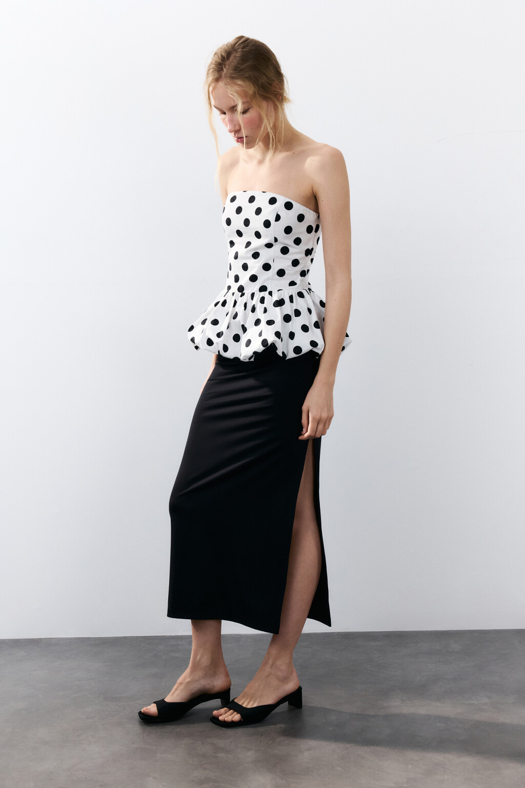 Сабо на каблуке с открытым верхом - цвет черный - 2