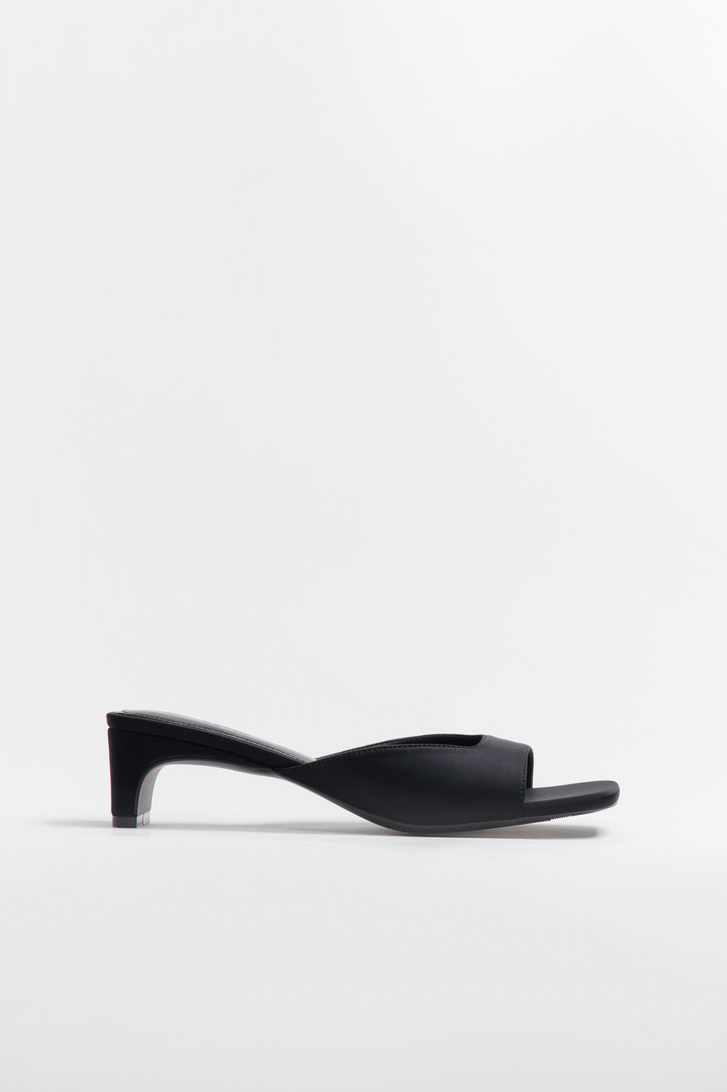 Сабо на каблуке с открытым верхом - цвет черный - 4