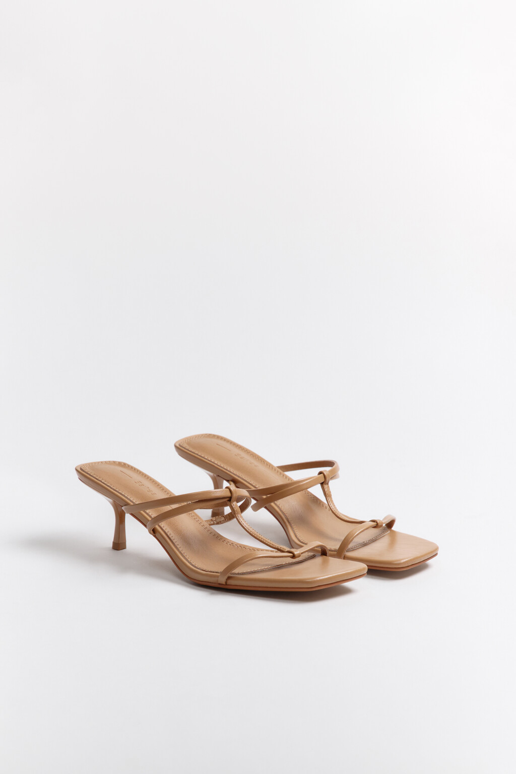 Сабо на тонком каблуке - цвет бежевый - 6