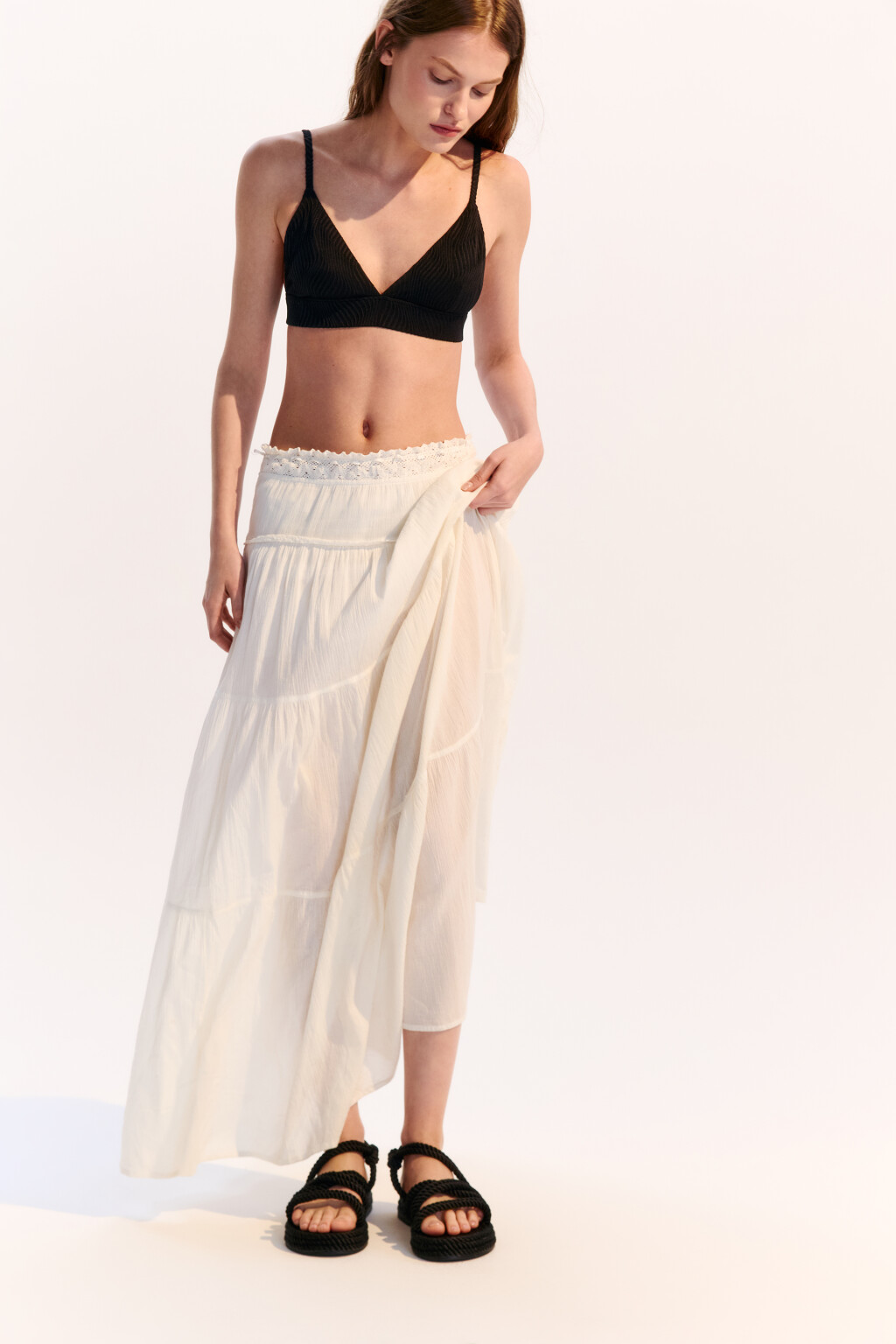 Сандалии плетеные с ремешками - цвет черный - 4