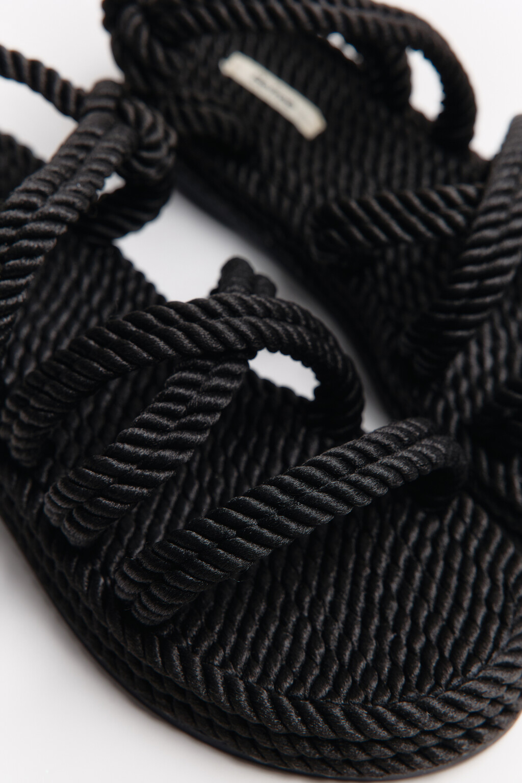 Сандалии плетеные с ремешками - цвет черный - 8