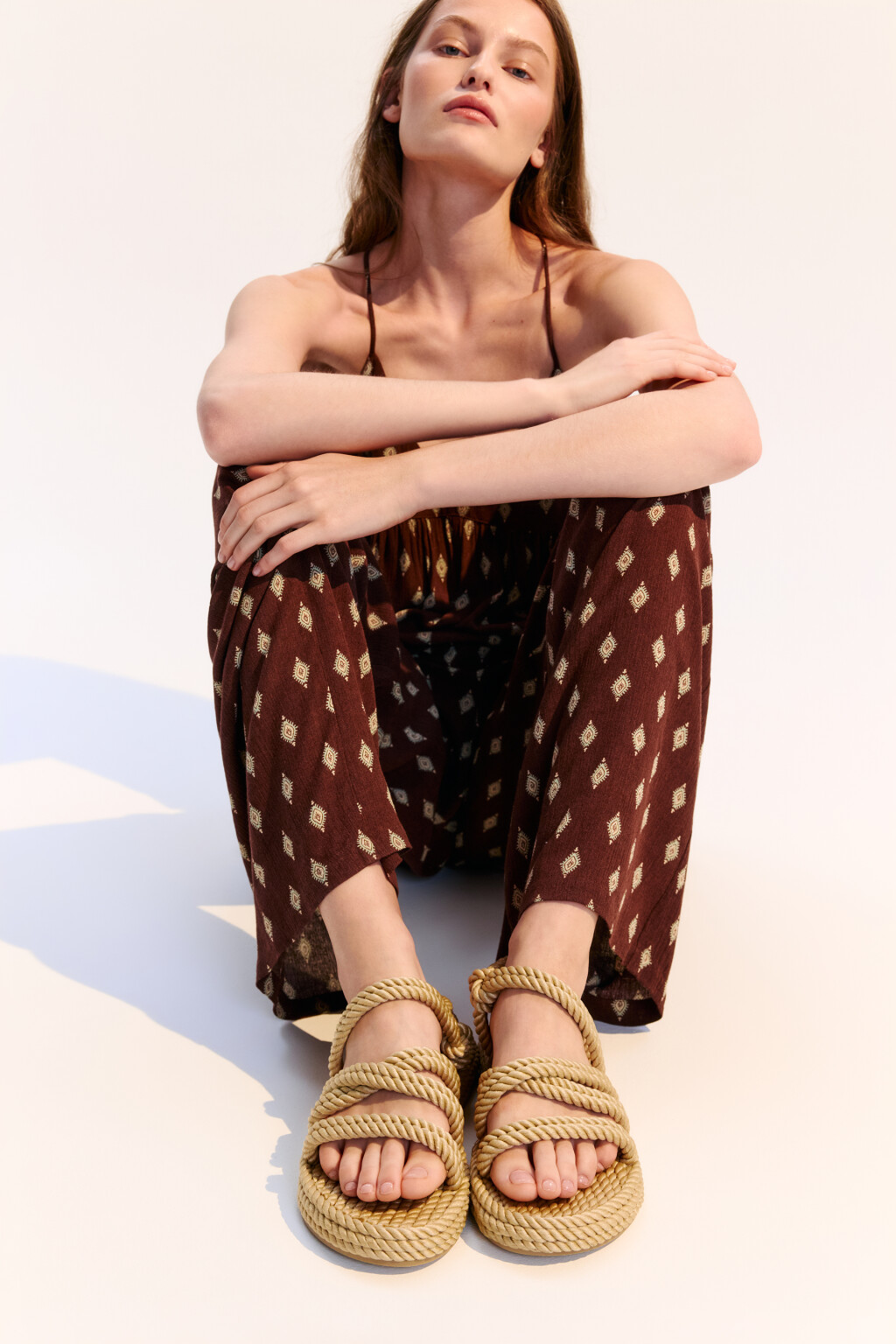 Сандалии плетеные с ремешками - цвет бежевый - 1