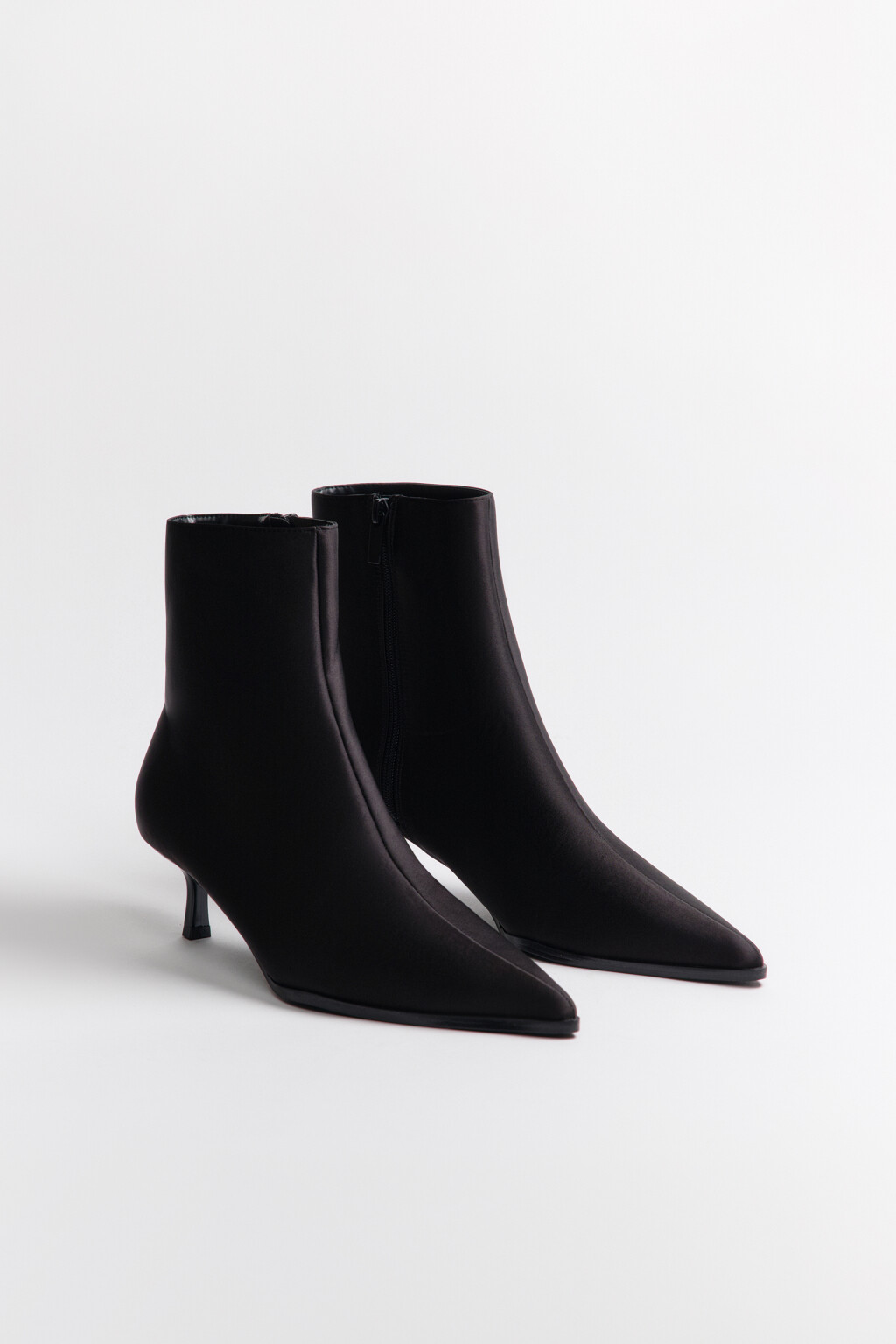 Ботильоны из сатина на низком каблуке - цвет черный - 7