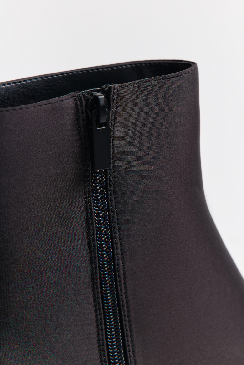 Ботильоны из сатина на низком каблуке - цвет черный - 11