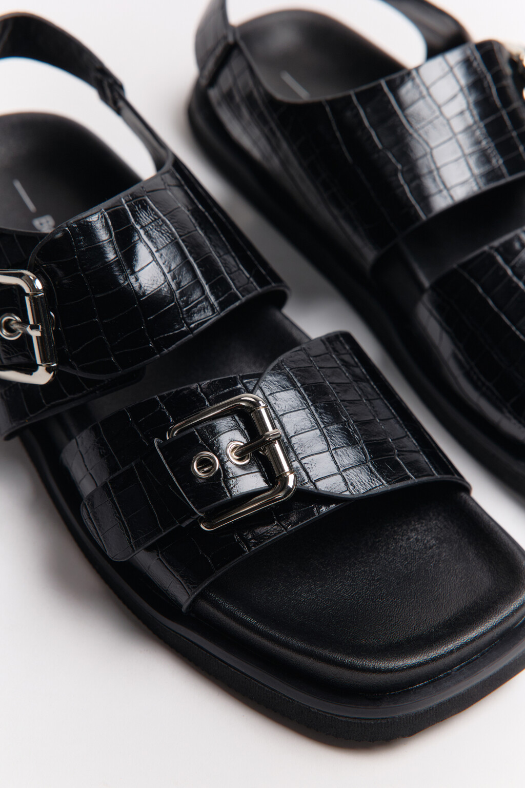 Сандалии с широкими ремешками - цвет черный - 7