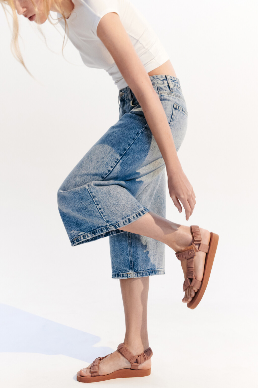 Сандалии на ремешках с липучками - цвет коричневый - 3