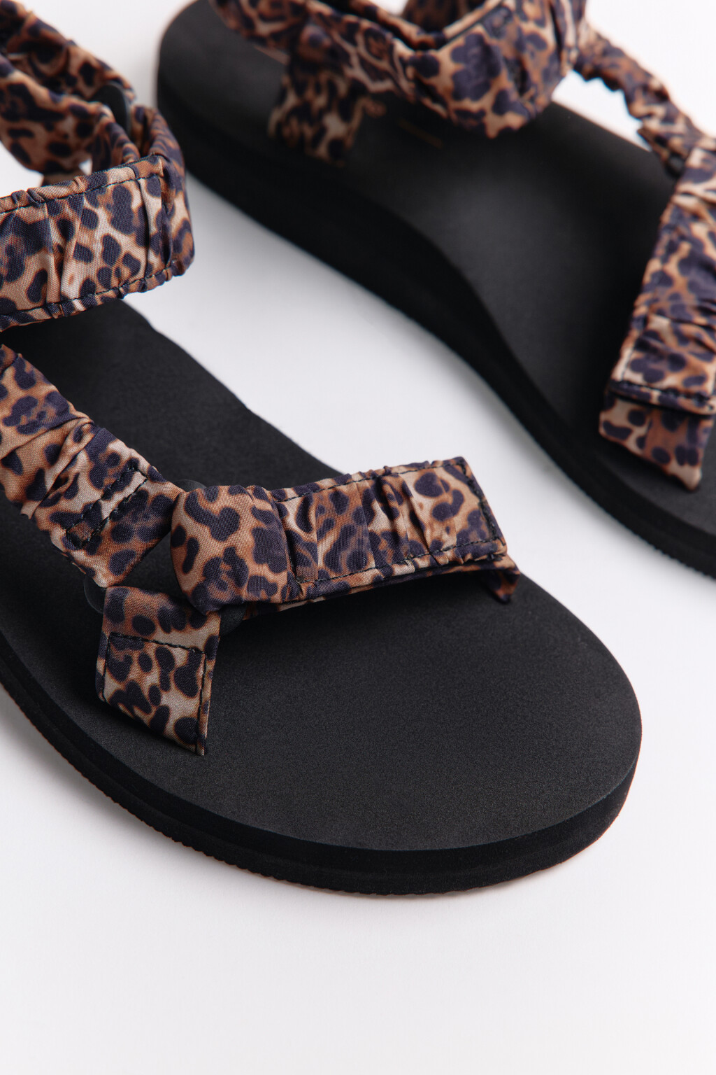 Сандалии на ремешках с липучками - цвет мультиколор - 7