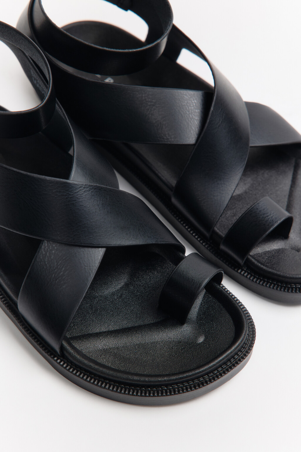 Сандалии с широкими ремешками - цвет черный - 7