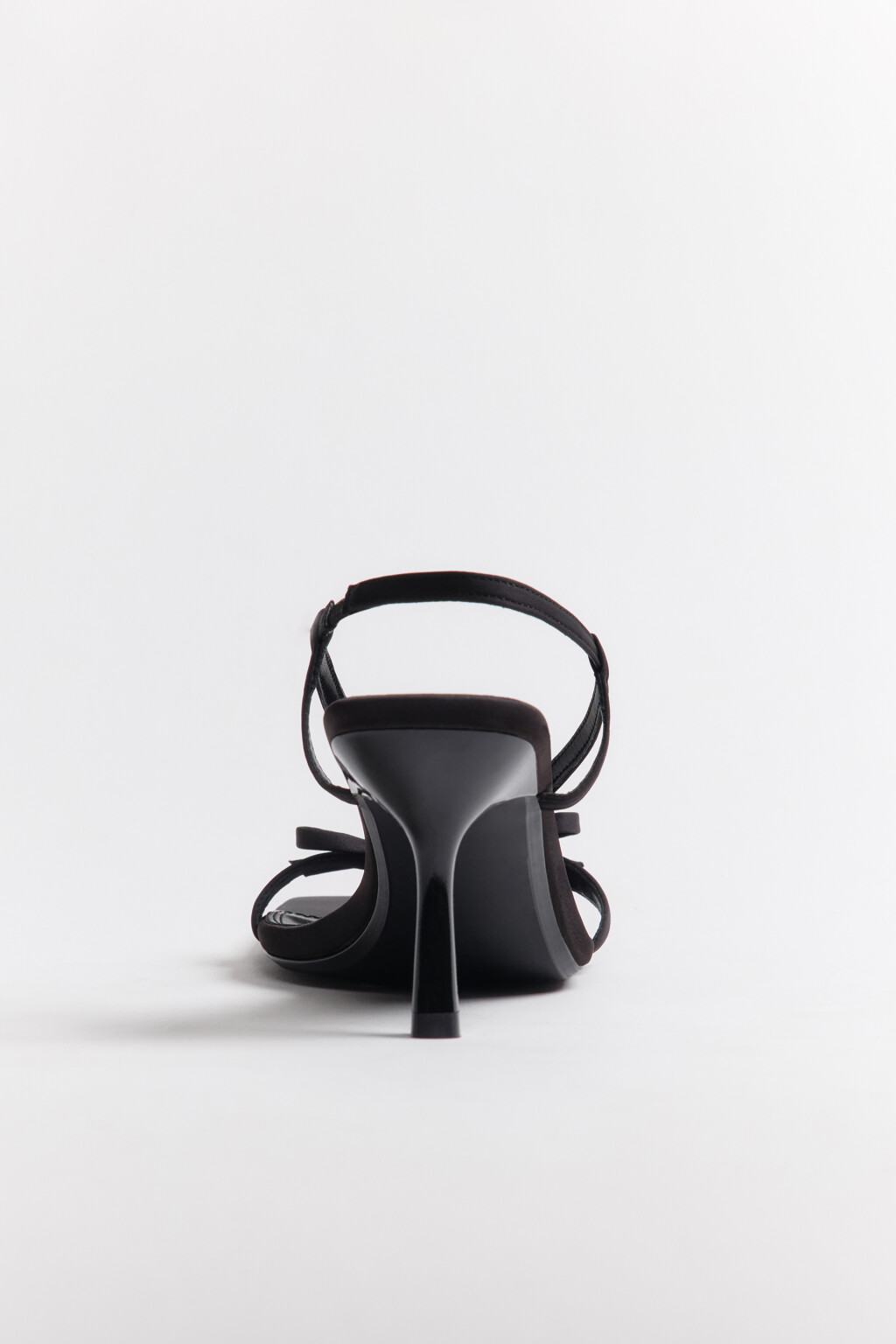 Босоножки на каблуке с квадратным мысом - цвет черный - 4