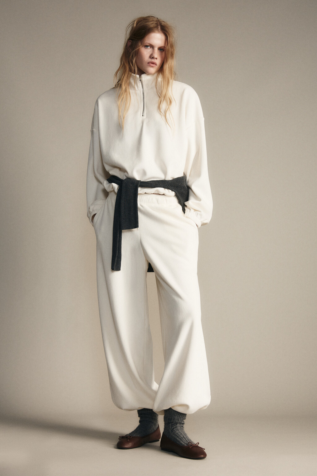 Брюки-джоггеры вельветовые - цвет молочный - 5