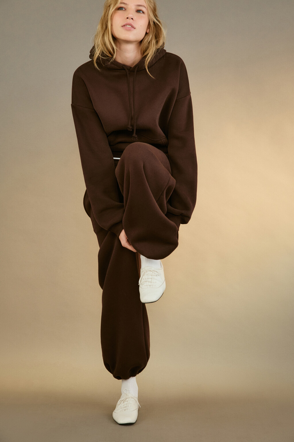 Брюки-джоггеры утепленные трикотажные - цвет коричневый - 2