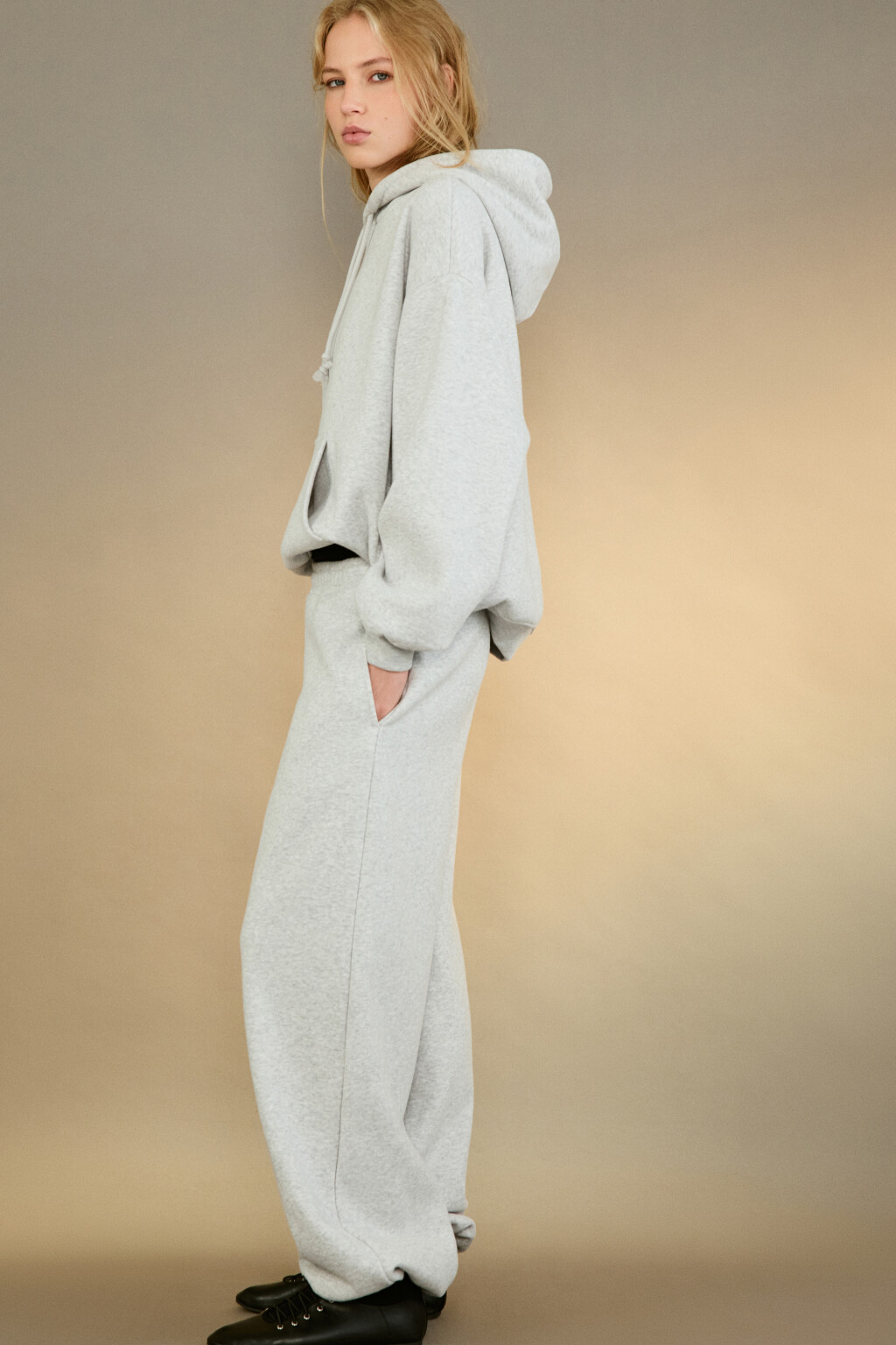 Брюки-джоггеры утепленные трикотажные - цвет серый - 1