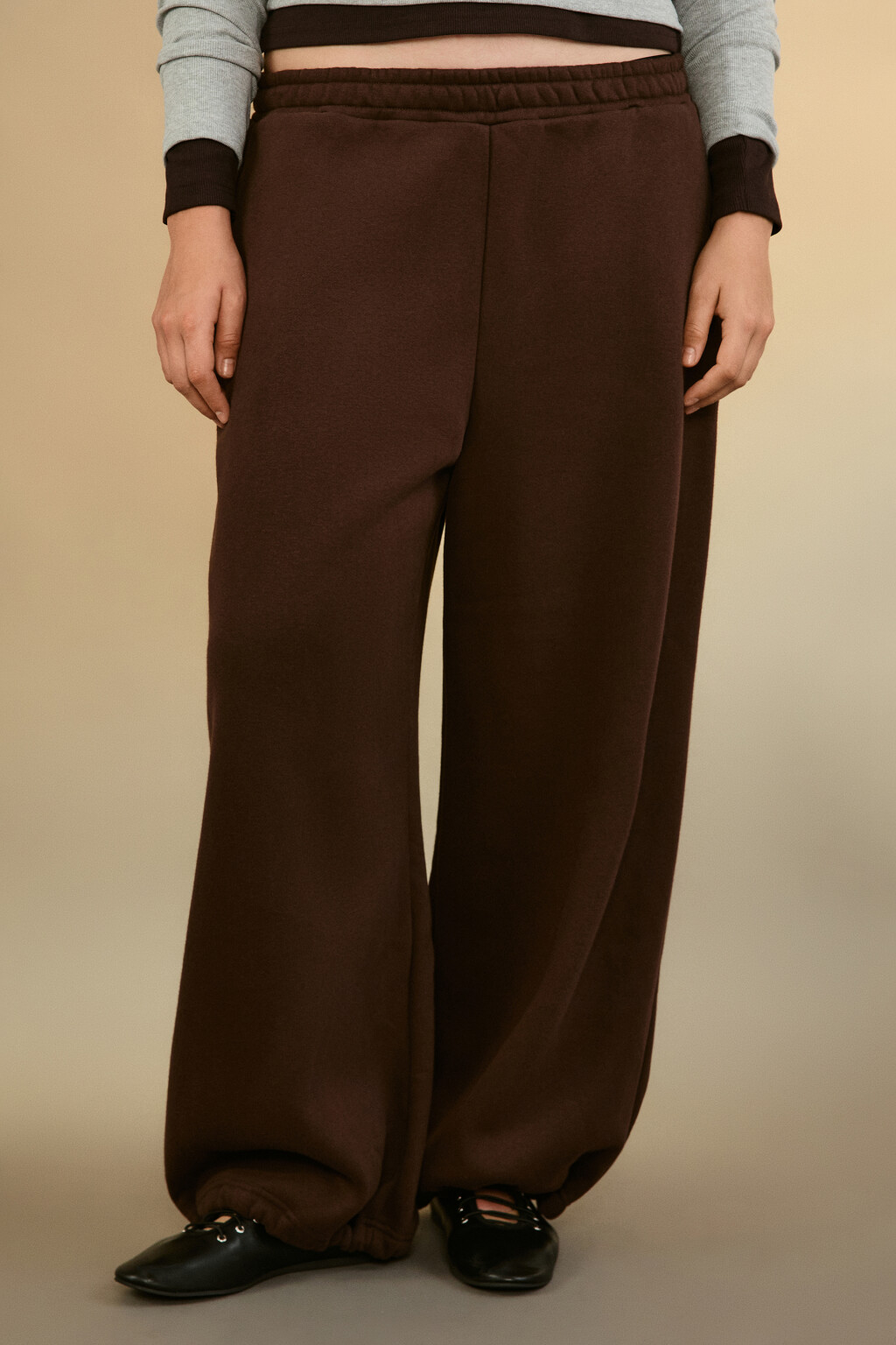 Брюки-джоггеры утепленные трикотажные - цвет коричневый - 2