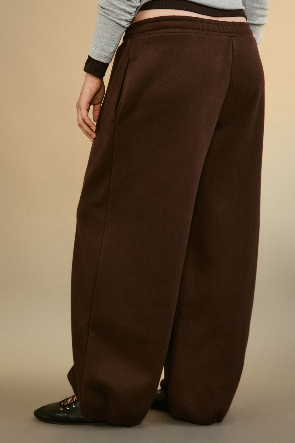 Брюки-джоггеры утепленные трикотажные - цвет коричневый - 3