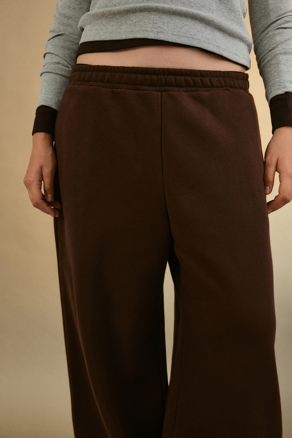 Брюки-джоггеры утепленные трикотажные - цвет коричневый - 5