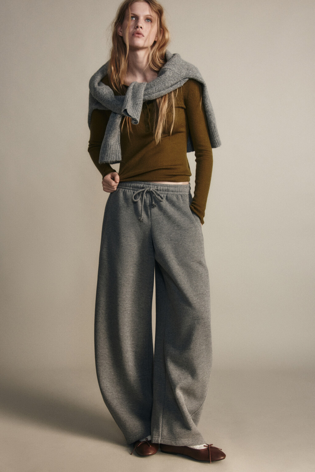 Брюки barrel fit утепленные с люрексом - цвет серый - 1