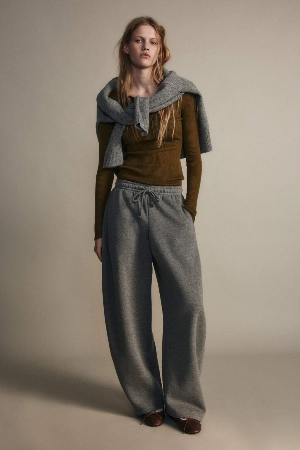 Брюки barrel fit утепленные с люрексом - цвет серый - 5