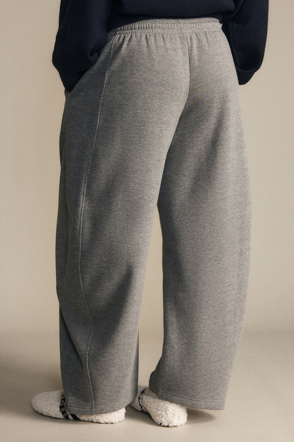 Брюки barrel fit утепленные с люрексом - цвет серый - 2