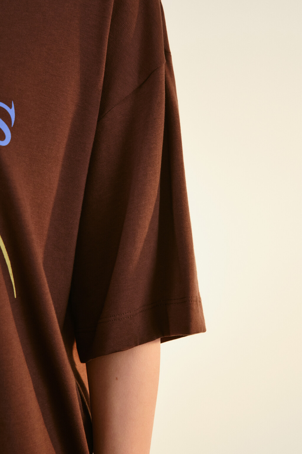 Футболка хлопковая с принтом - цвет коричневый - 7