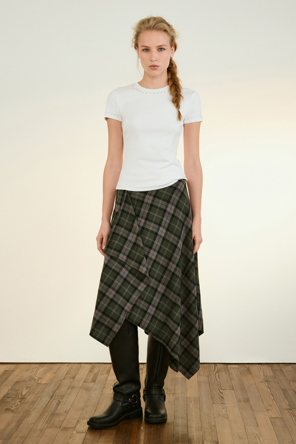 Футболка с металлическим декором - цвет белый - 4