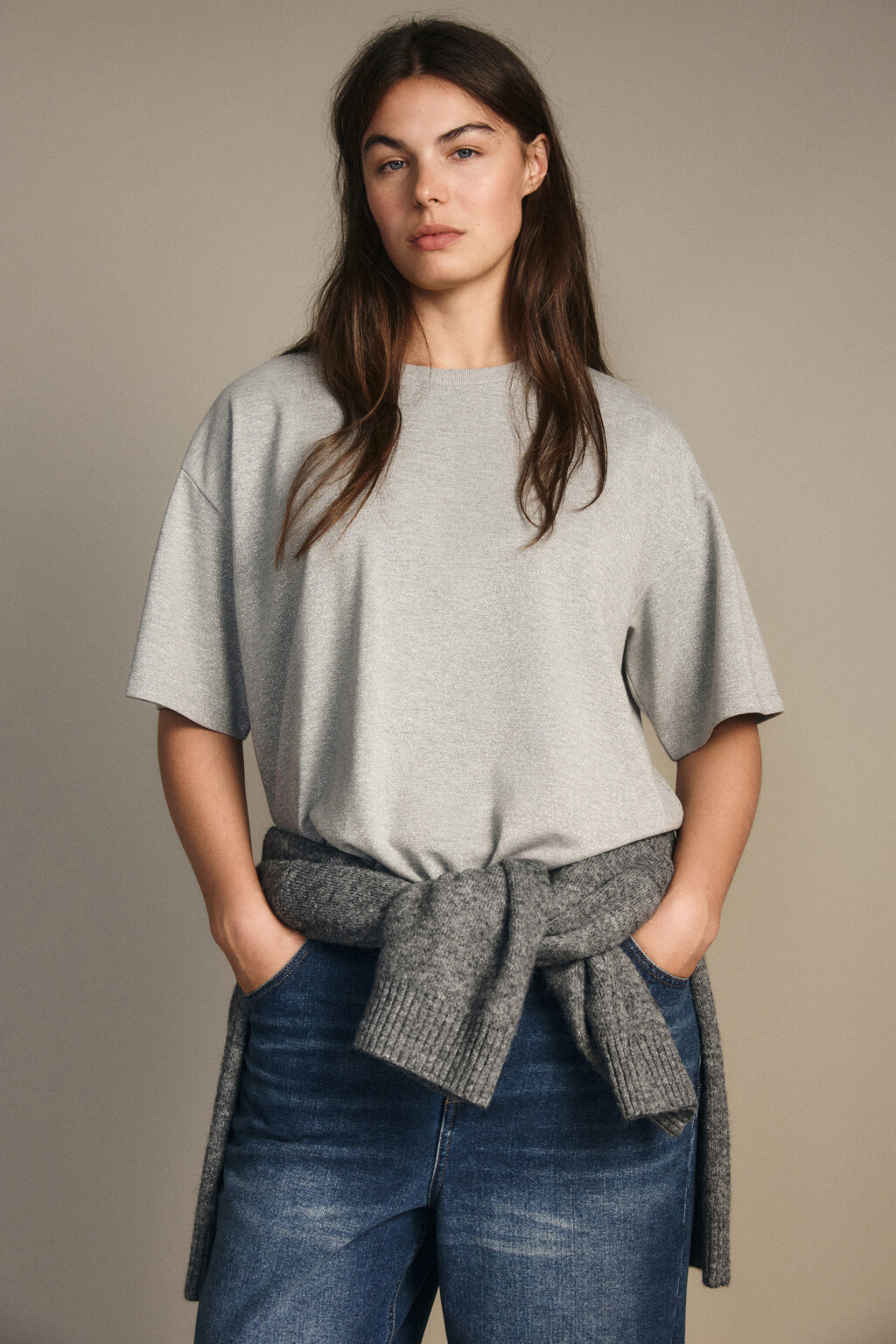 Футболка трикотажная с люрексом - цвет серый - 2