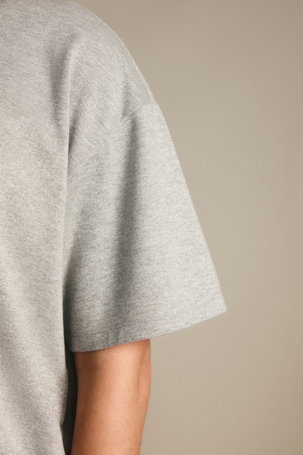 Футболка трикотажная с люрексом - цвет серый - 7
