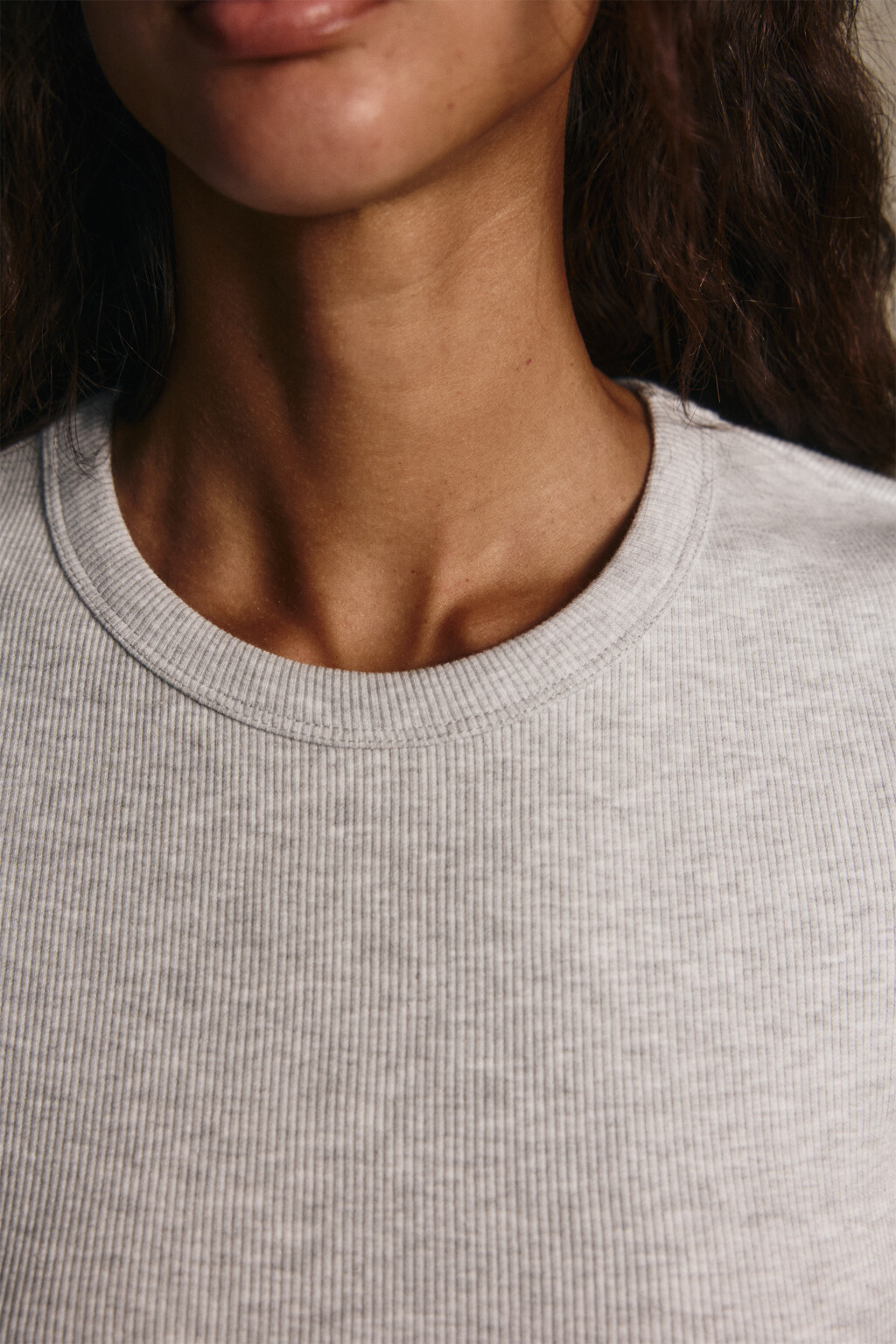 Футболка приталенная в рубчик - цвет серый - 5