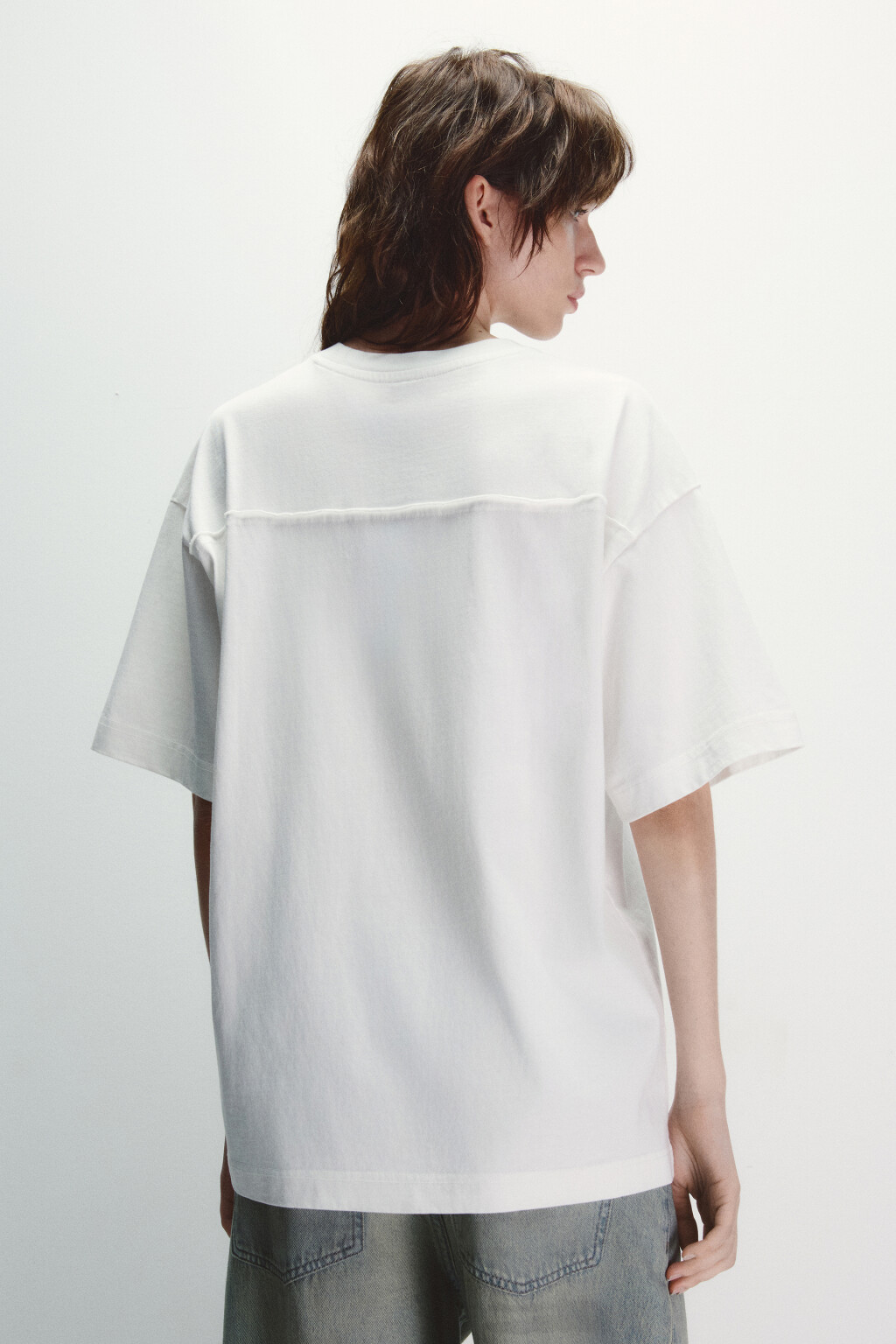 Футболка с принтом и открытыми срезами - цвет белый - 3