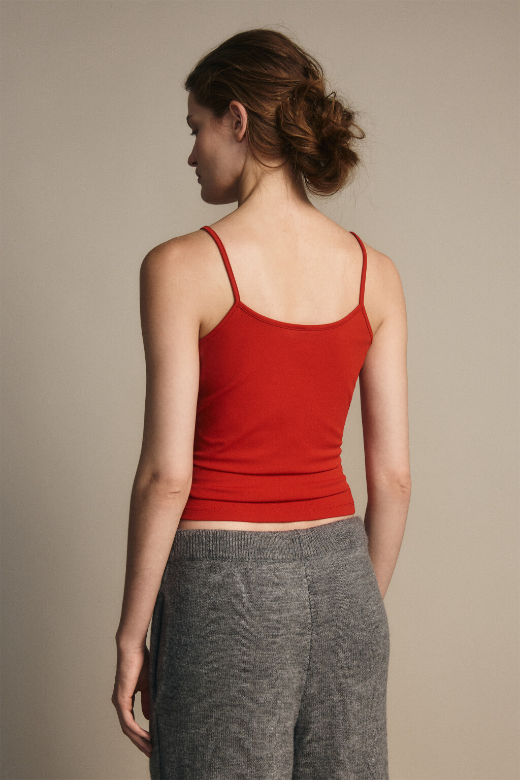 Майка гладкая на тонких бретельках - цвет красный - 3