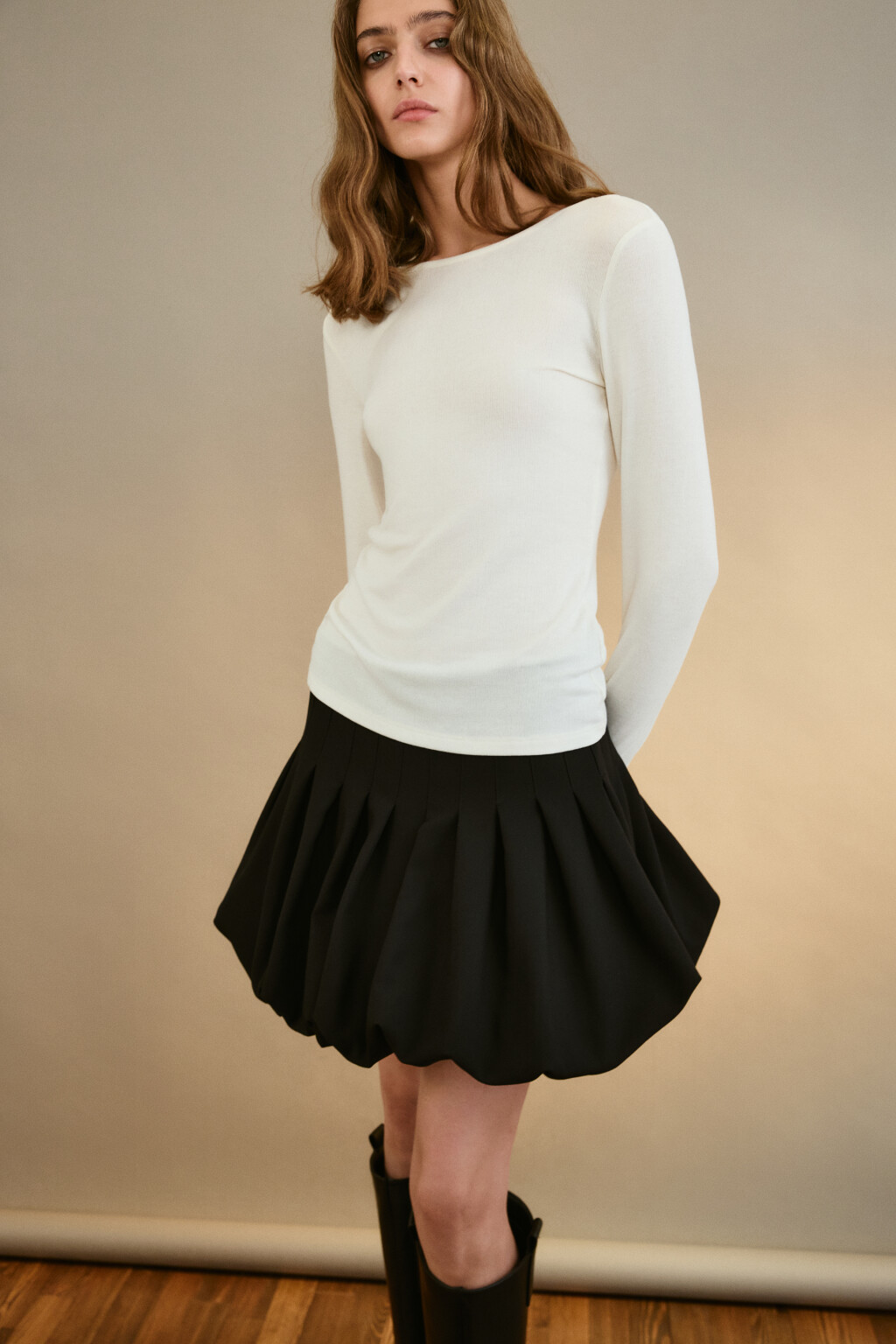 Лонгслив с драпировками на рукавах - цвет молочный - 1