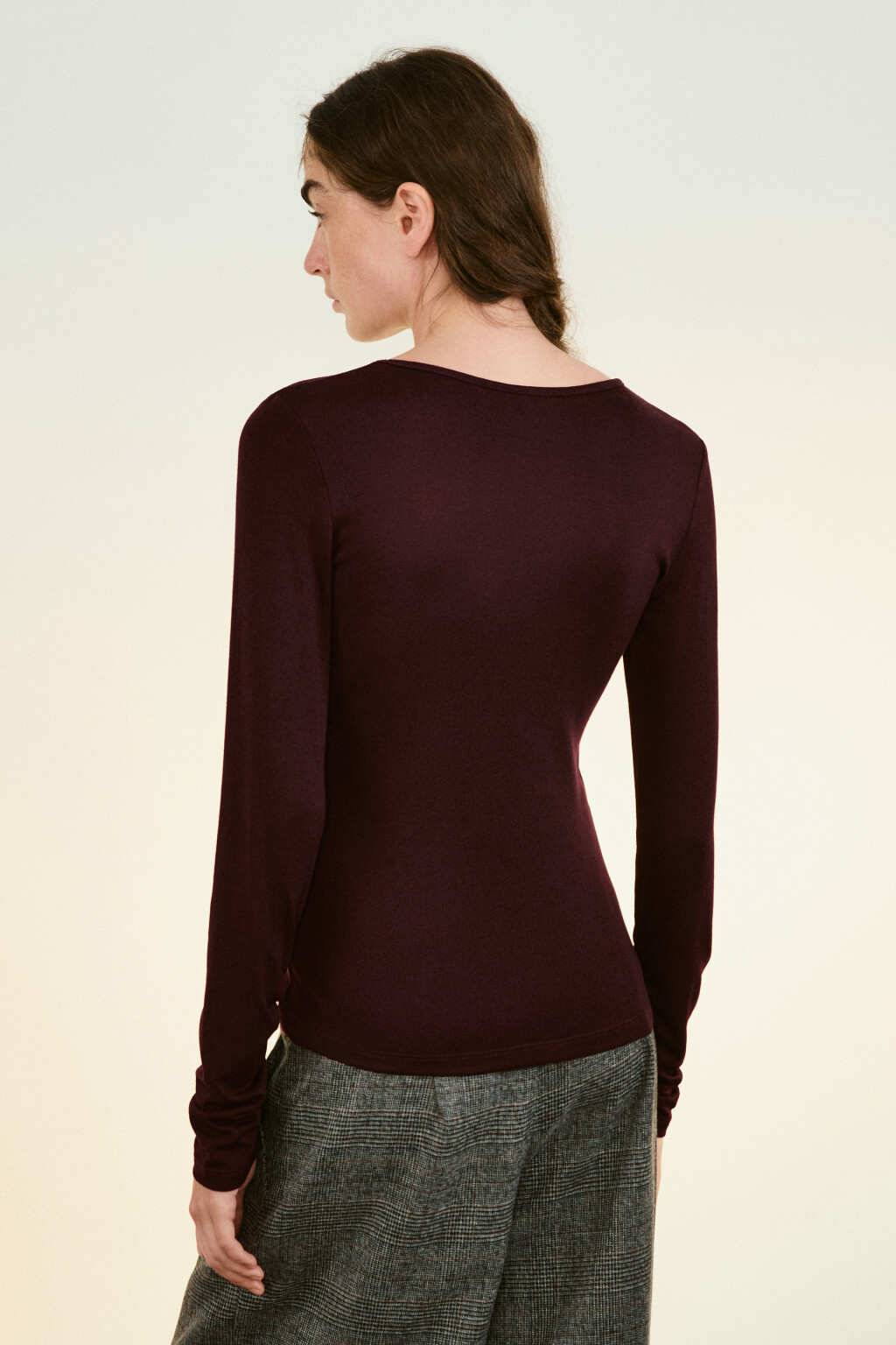 Лонгслив с драпировками на рукавах - цвет бордовый - 3