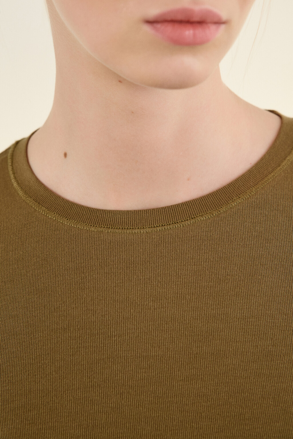 Лонгслив из вискозного трикотажа - цвет зеленый - 4