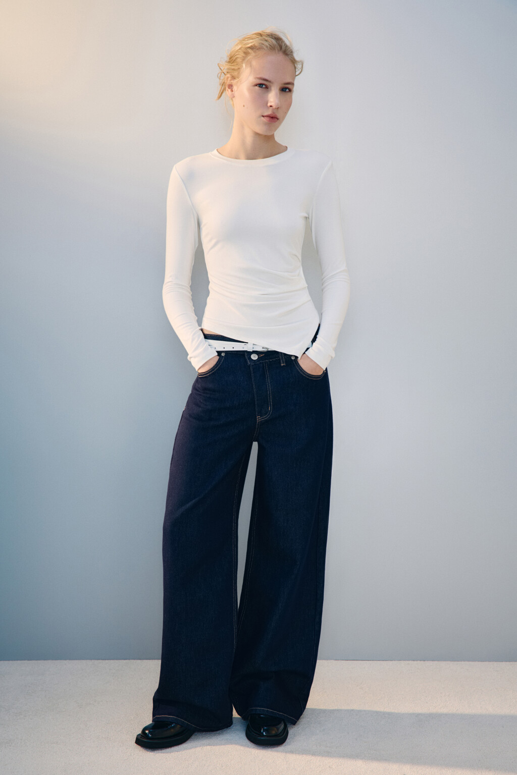 Лонгслив асимметричный с драпировкой - цвет белый - 4