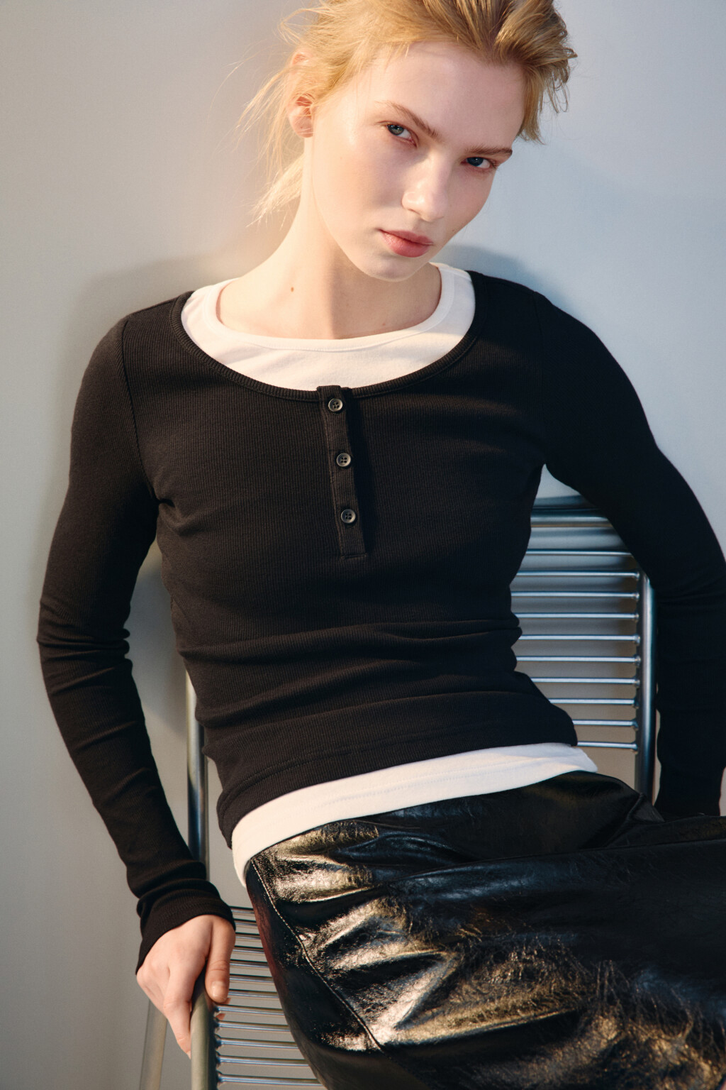 Лонгслив двуслойный с застежкой - цвет черный - 1