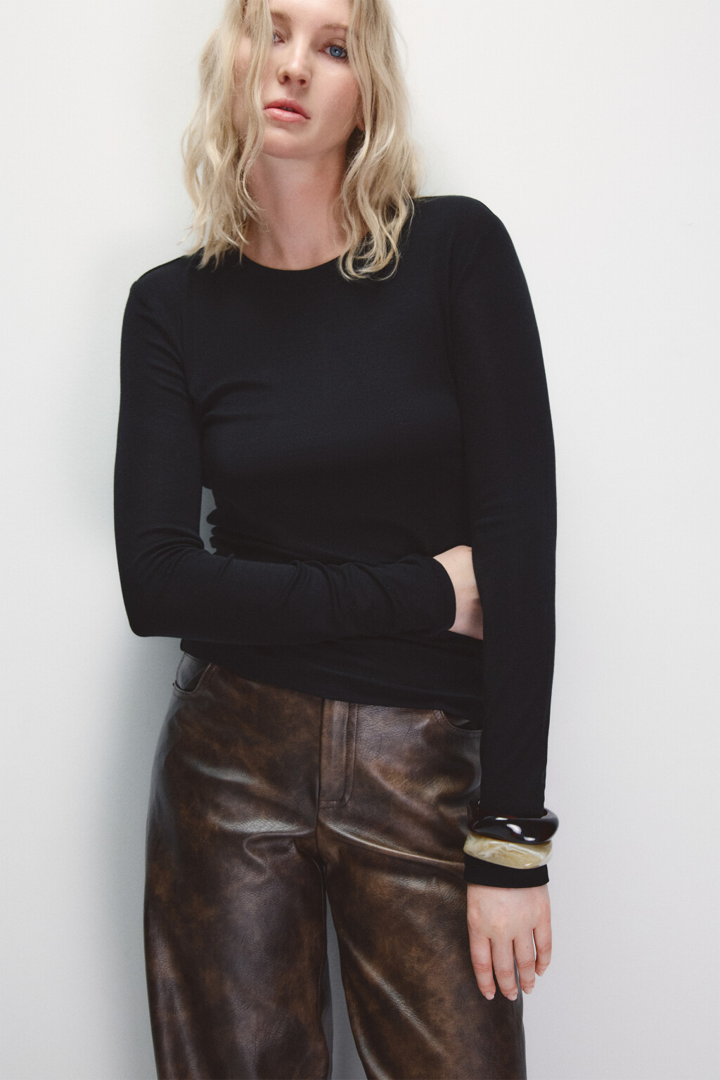Лонгслив трикотажный с шерстью - цвет черный - 1