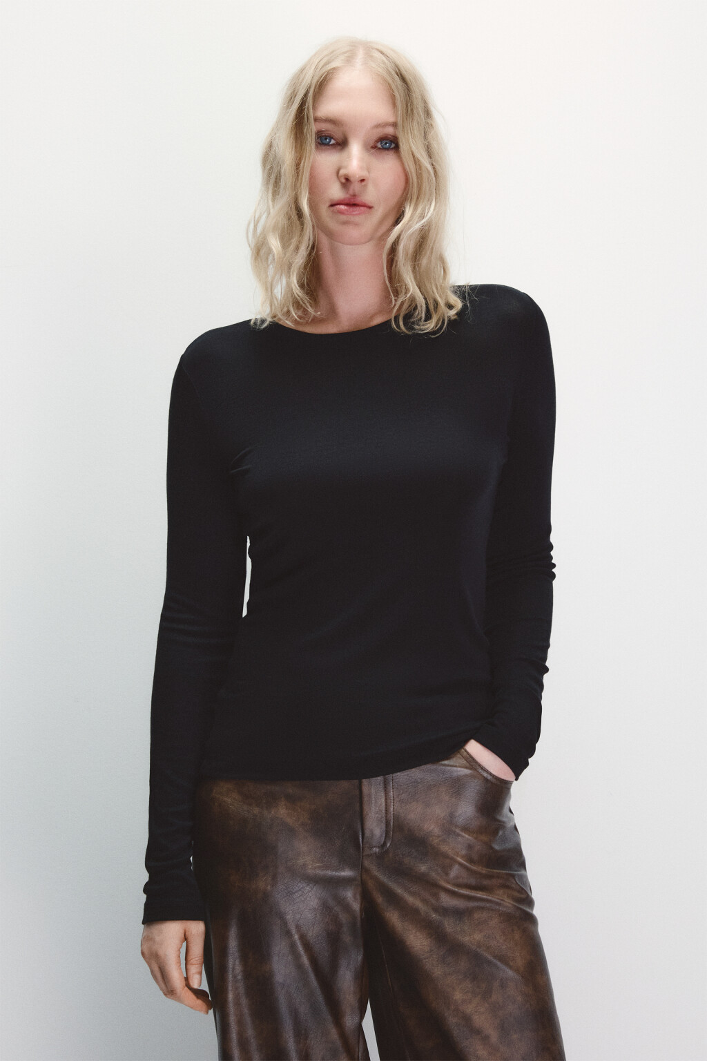 Лонгслив трикотажный с шерстью - цвет черный - 2