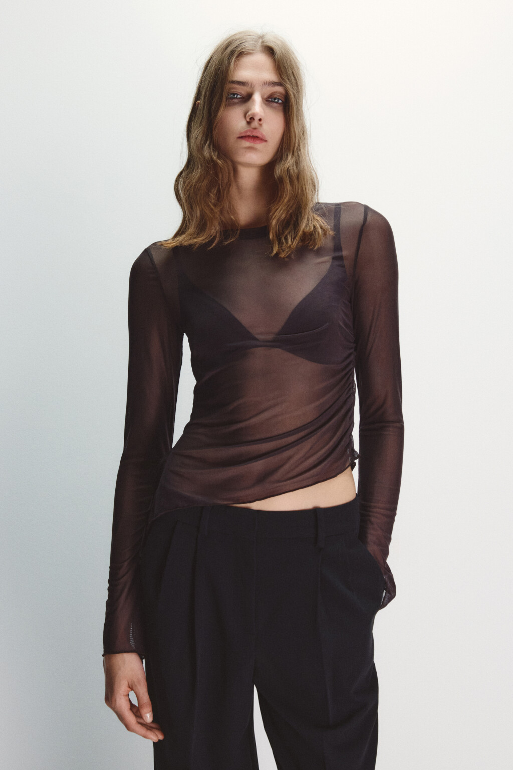 Лонгслив из сетки асимметричный - цвет коричневый - 2
