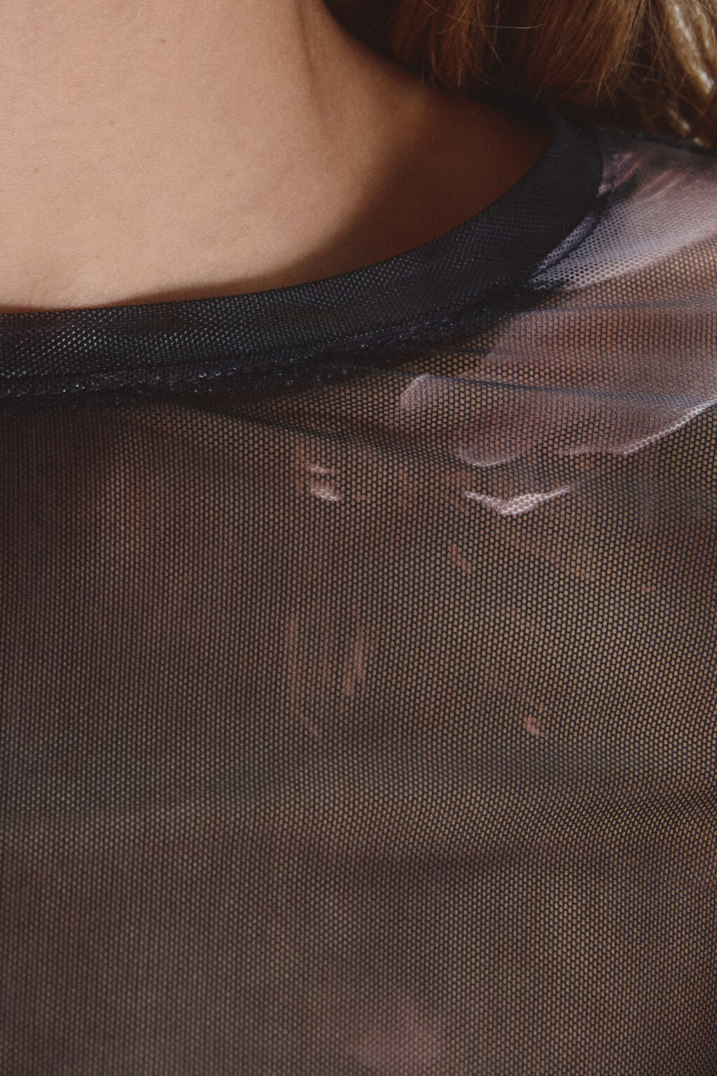 Лонгслив из сетки асимметричный - цвет черный - 5