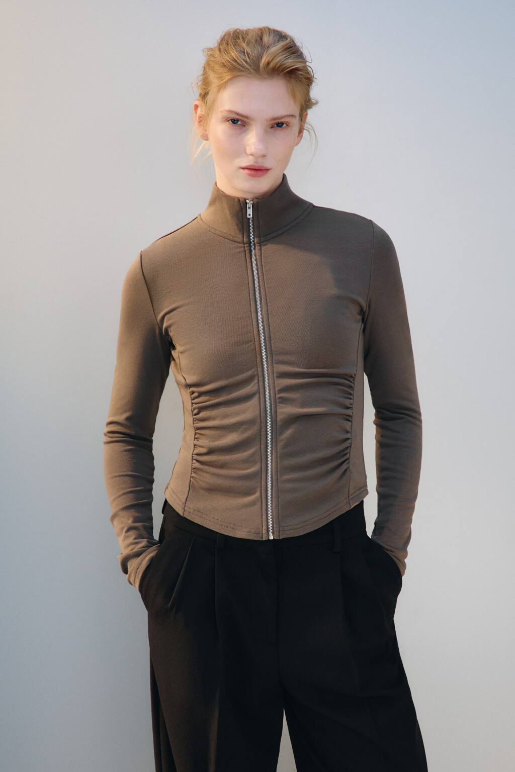 Лонгслив на молнии с начесом - цвет бежевый - 2