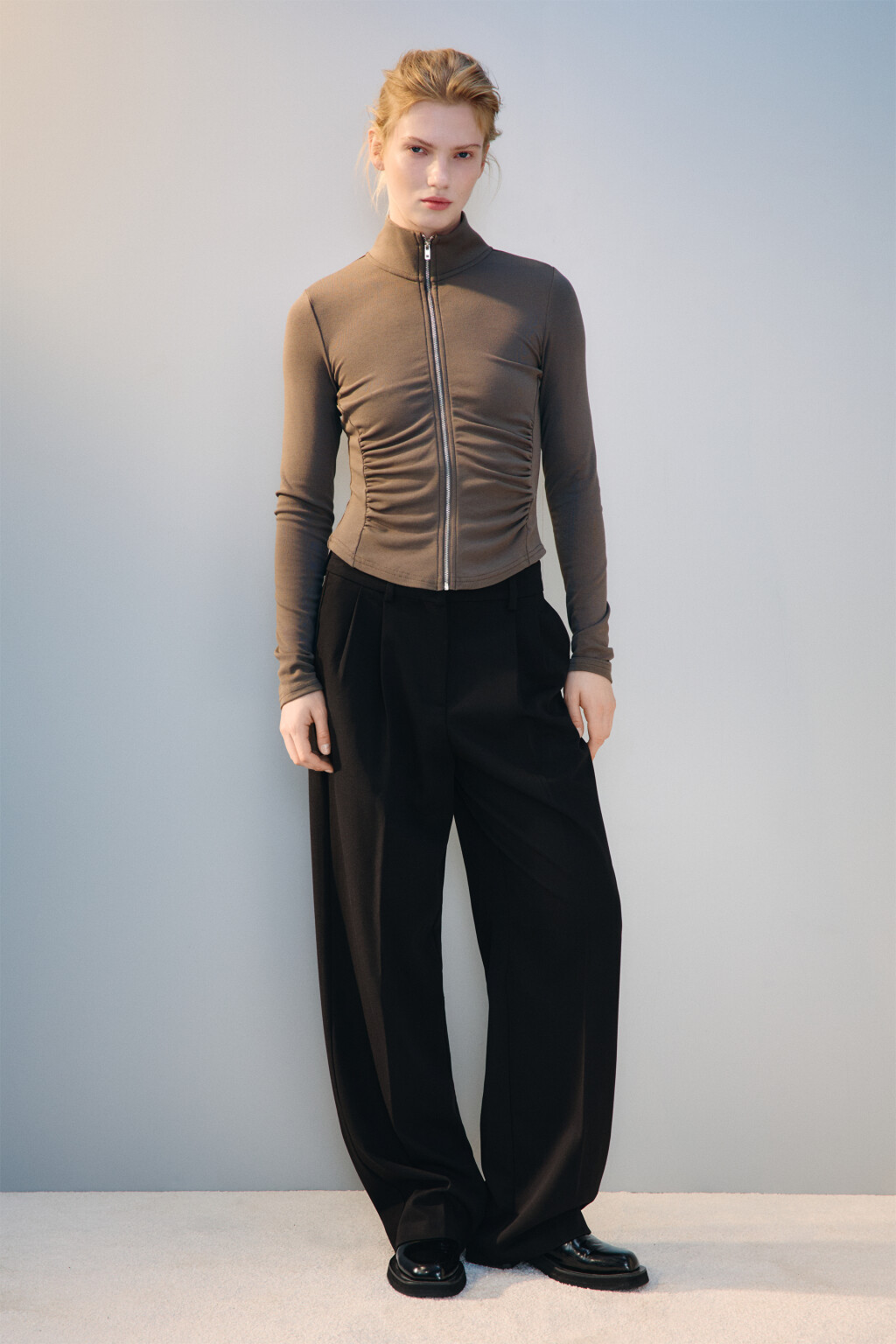 Лонгслив на молнии с начесом - цвет бежевый - 4