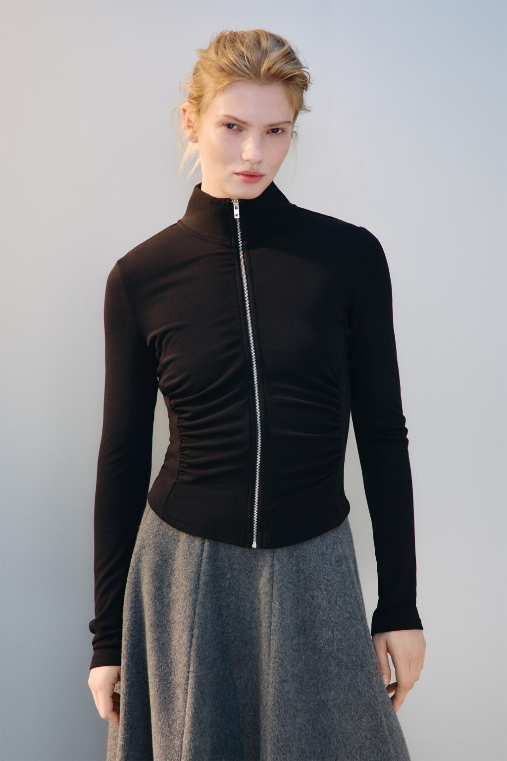 Лонгслив на молнии с начесом - цвет черный - 3