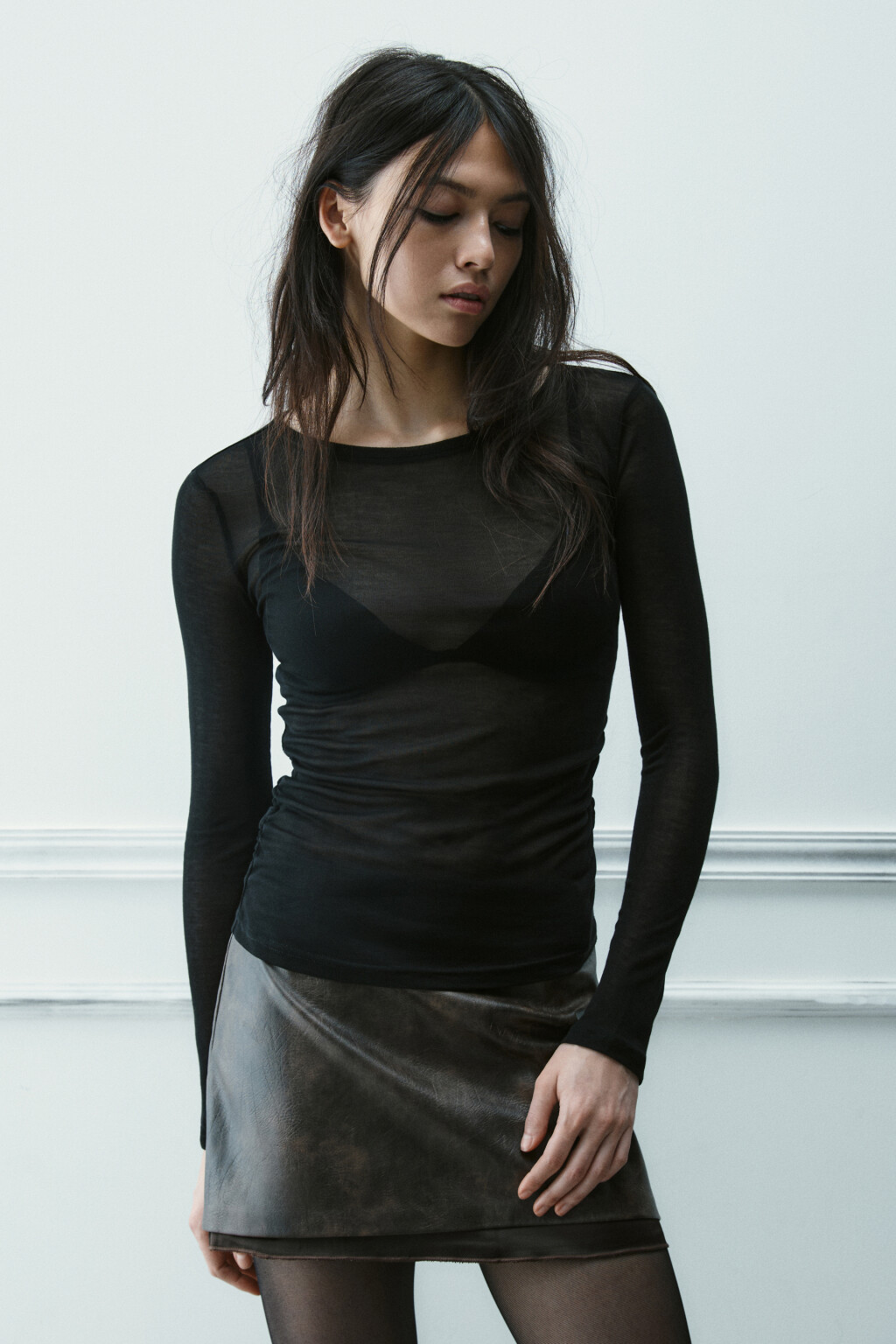 Лонгслив из лиоцелла с драпировками - цвет черный - 2