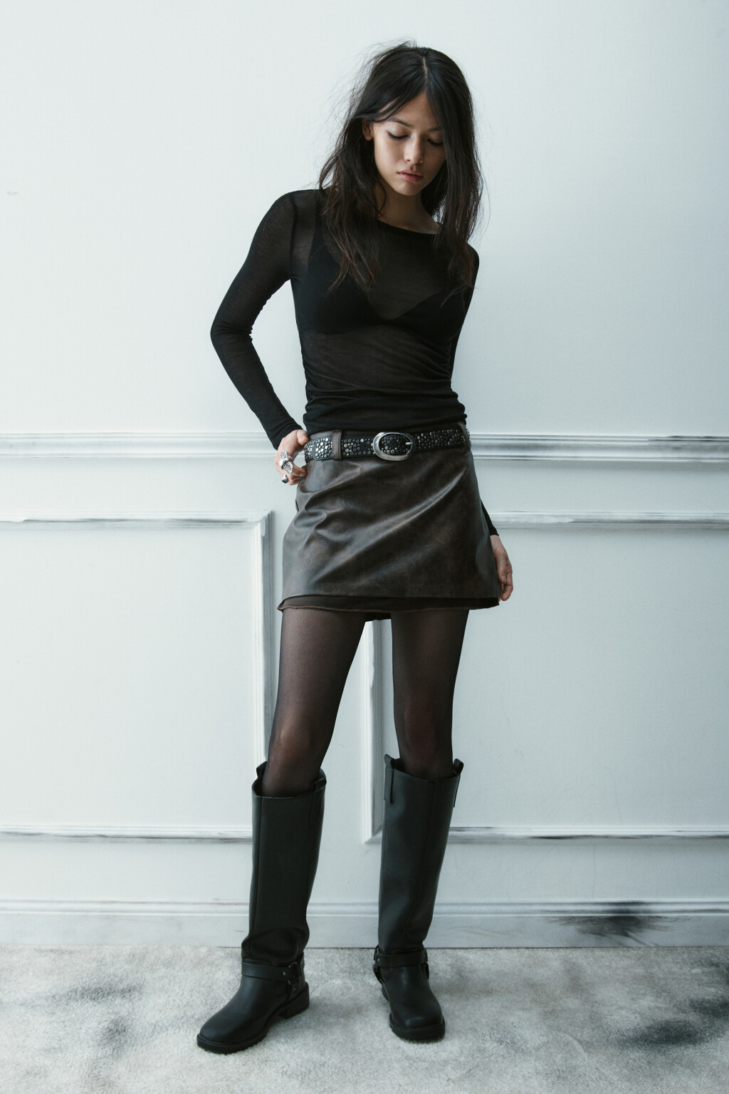 Лонгслив из лиоцелла с драпировками - цвет черный - 4