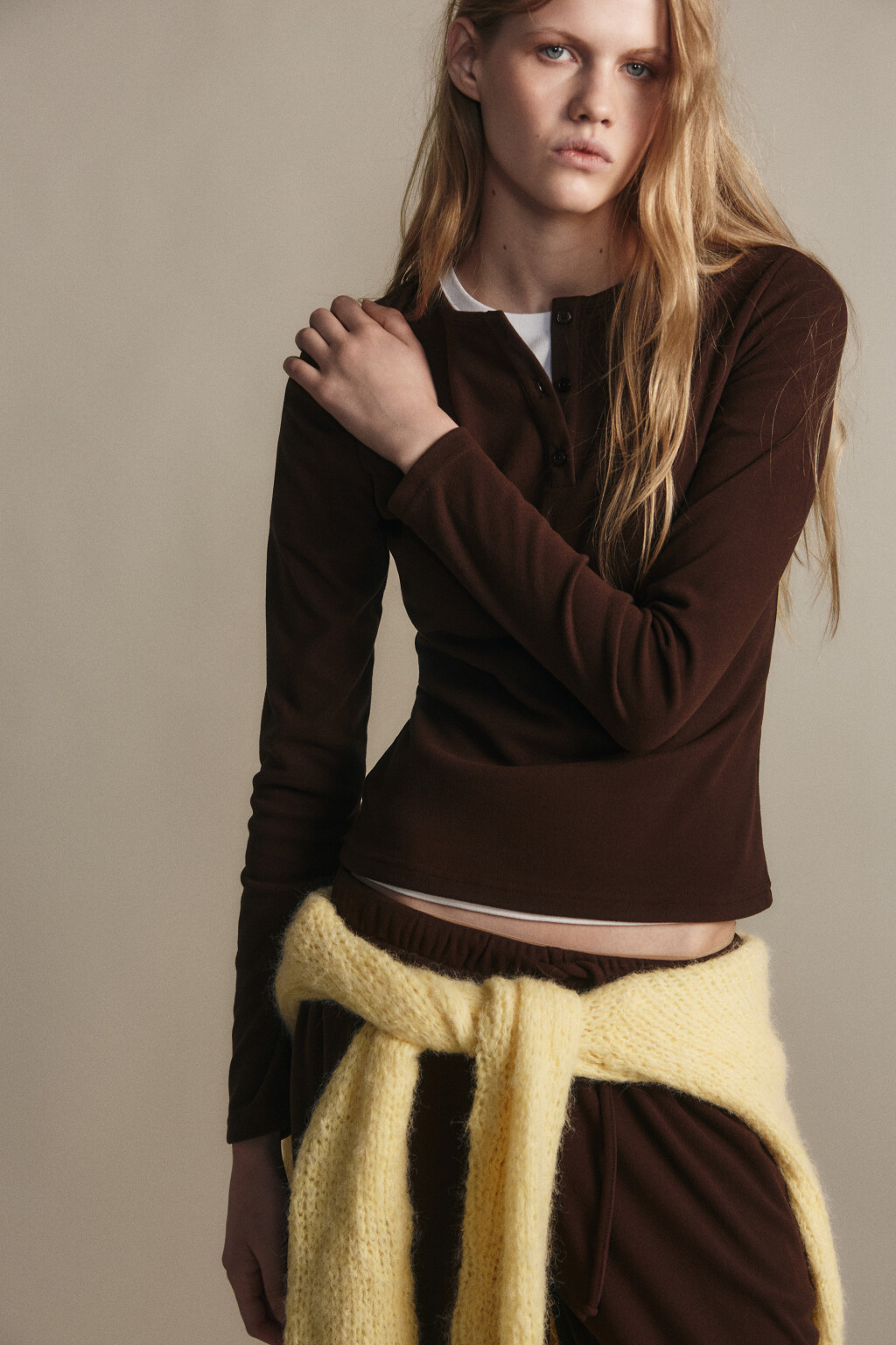 Лонгслив с застежкой на груди - цвет коричневый - 2