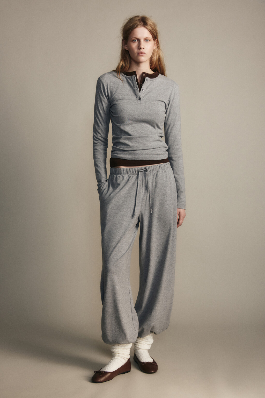 Лонгслив с застежкой на груди - цвет серый - 5