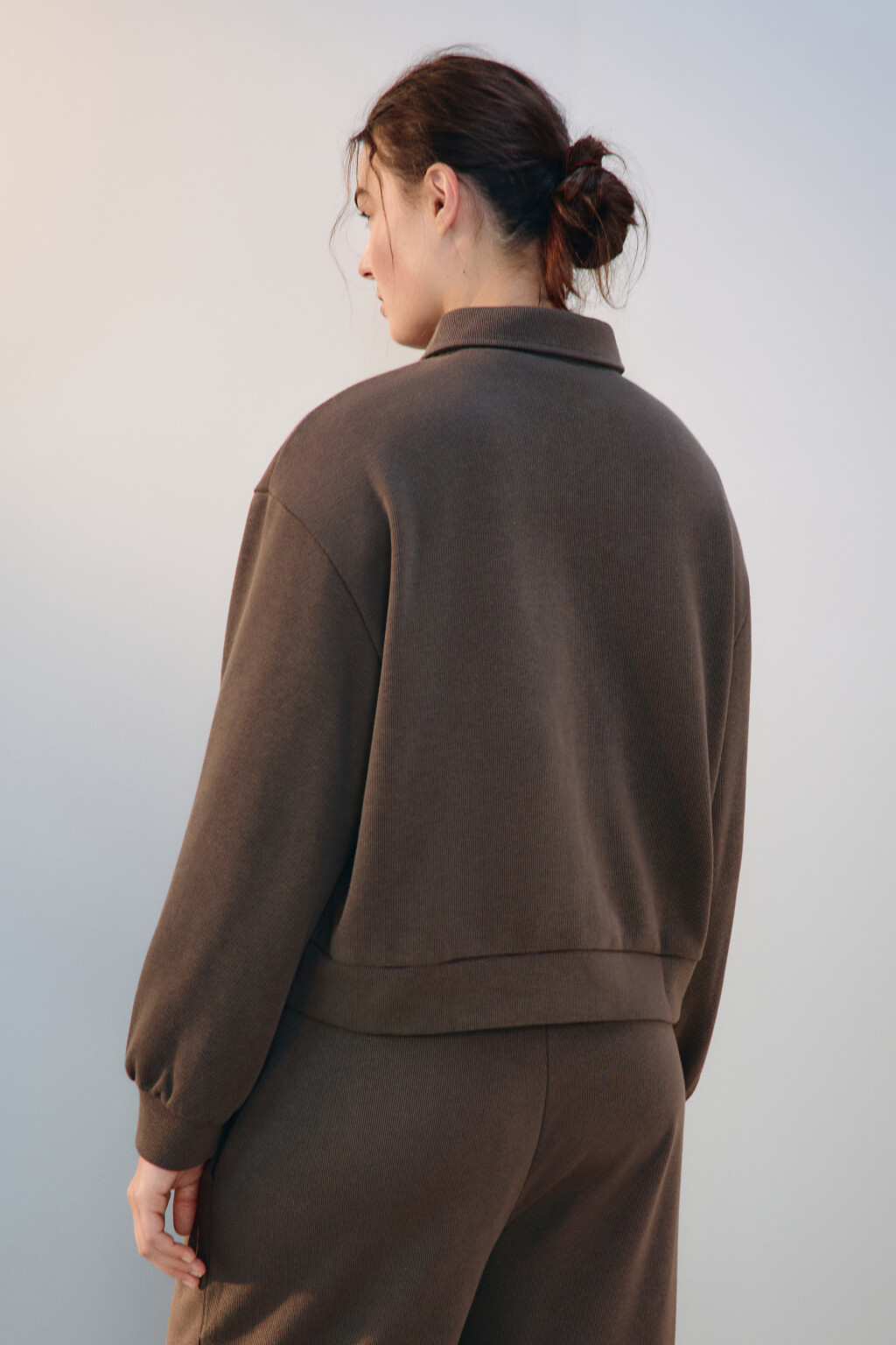 Свитшот с отложным воротником - цвет бежевый - 4