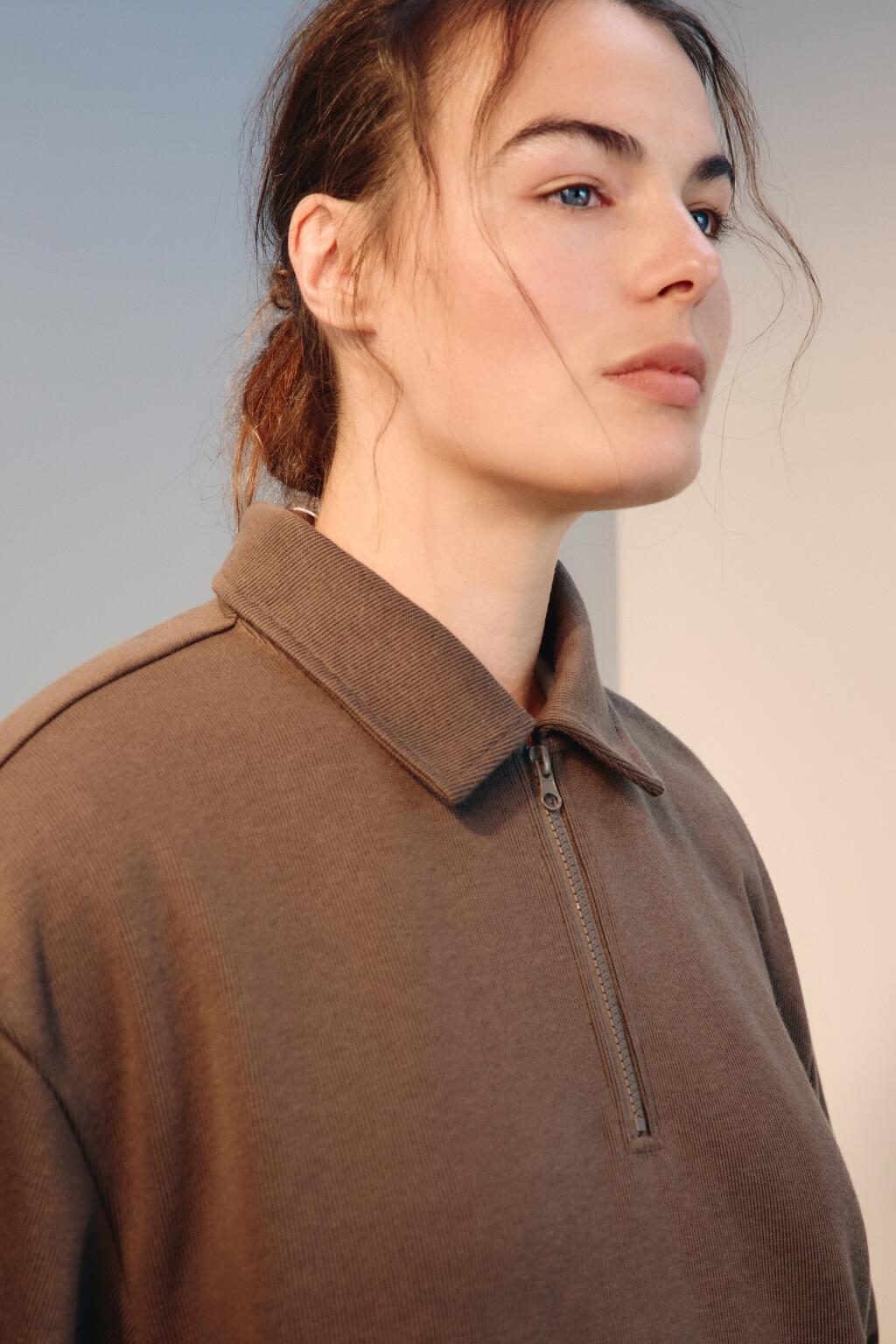 Свитшот с отложным воротником - цвет бежевый - 6