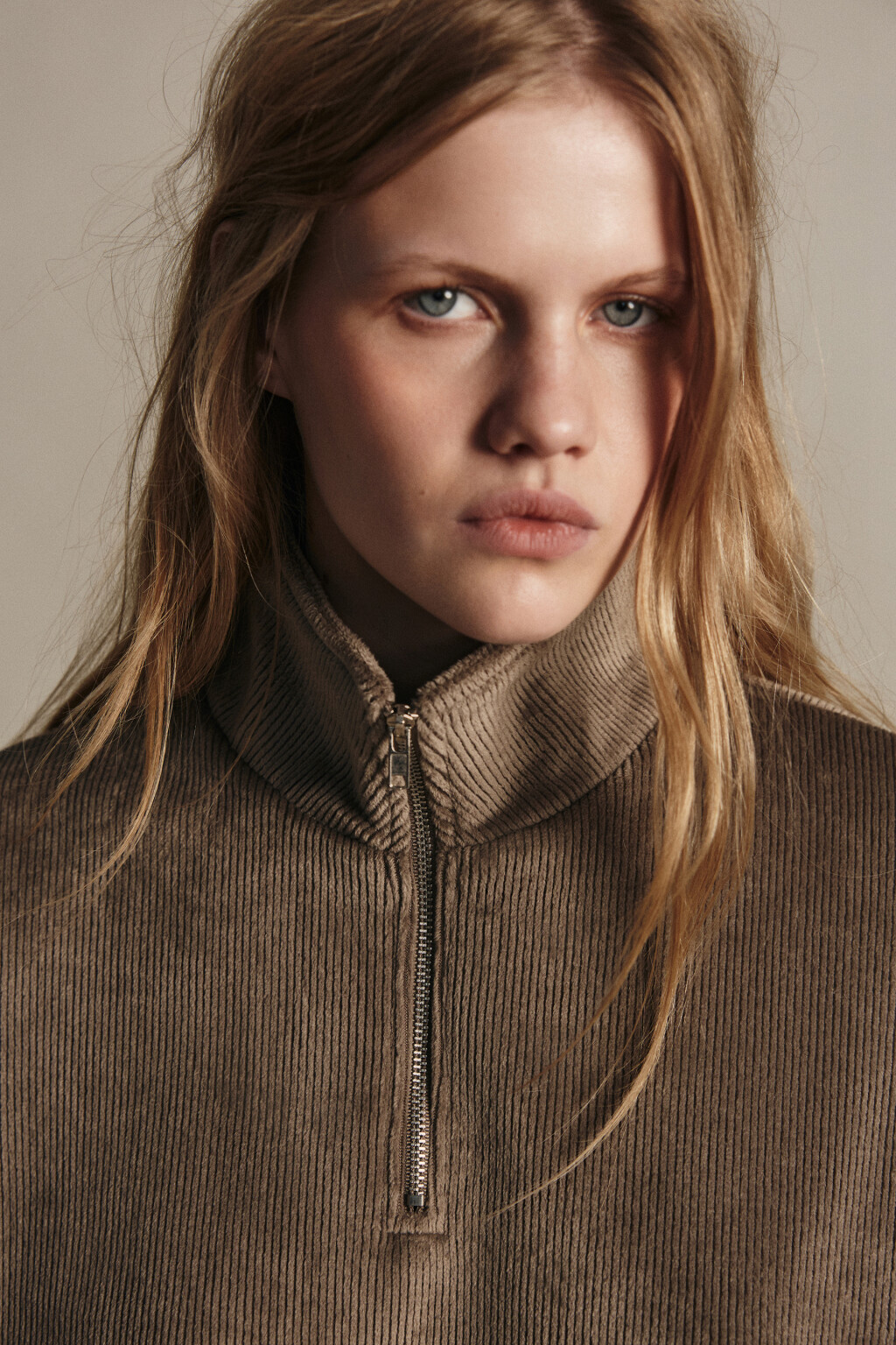 Толстовка на молнии вельветовая - цвет бежевый - 6