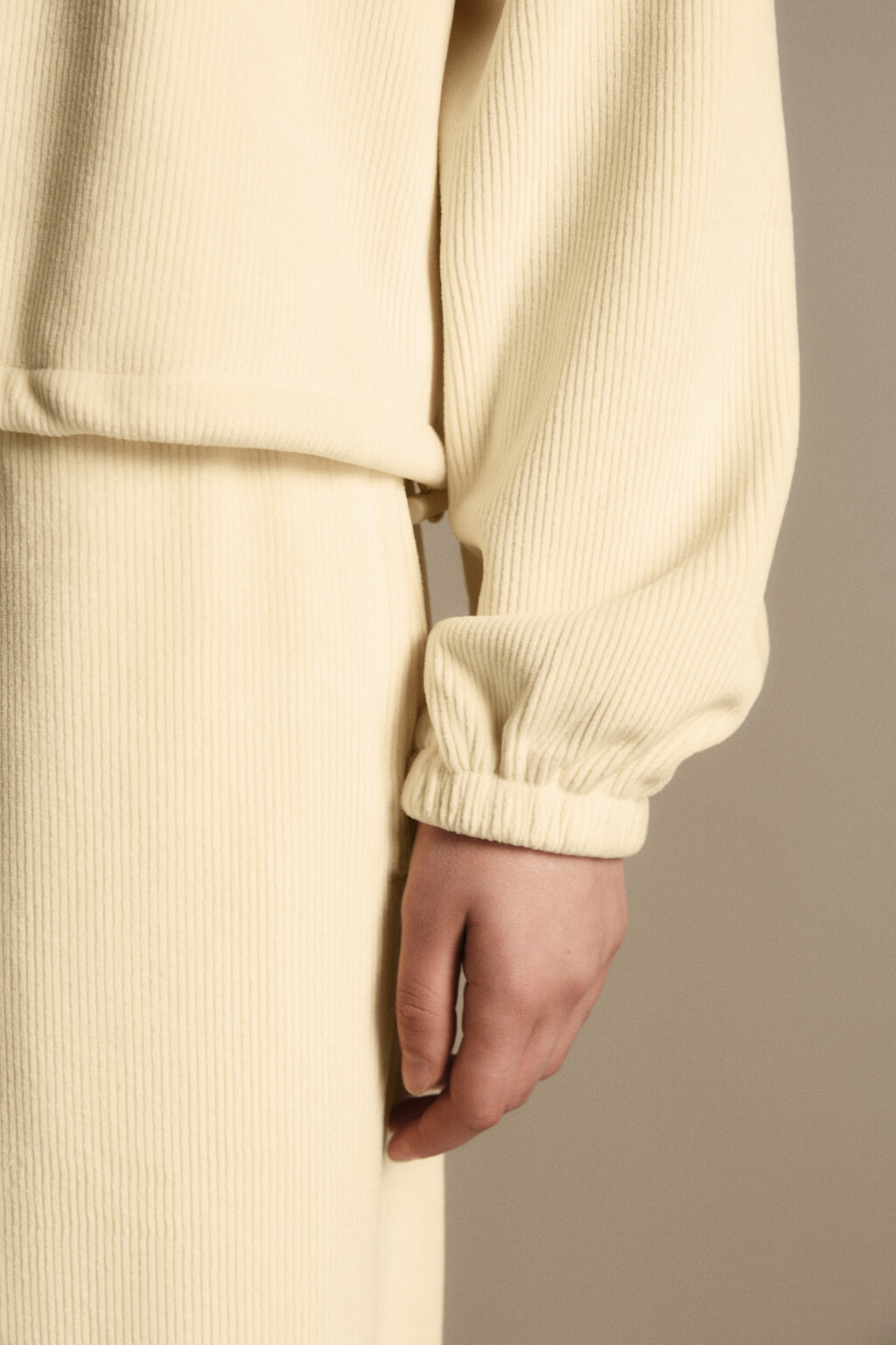 Толстовка на молнии вельветовая - цвет желтый - 7